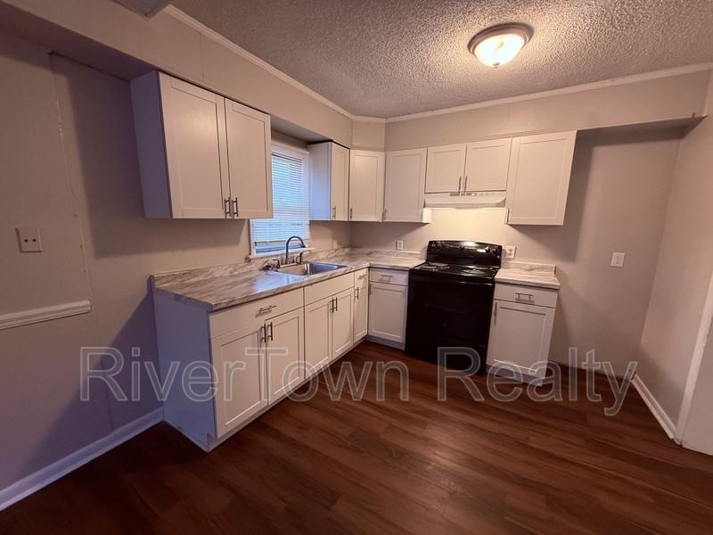 1454 Delano Ave - Photo 6 of 17