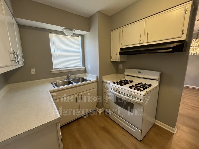 2452 Chattering Ln - Photo 6 of 13