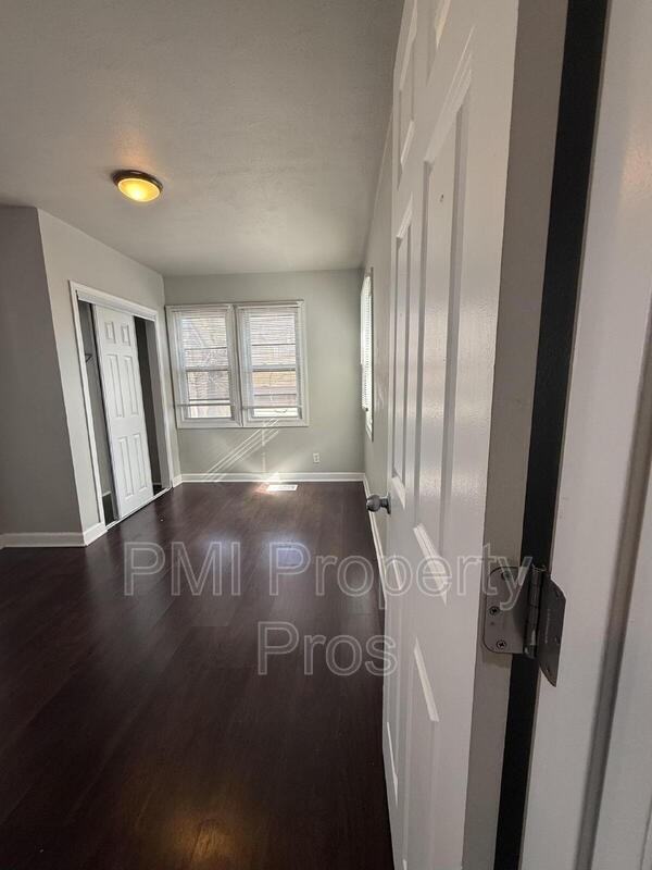 2406 N 41st St - Photo 6 of 16