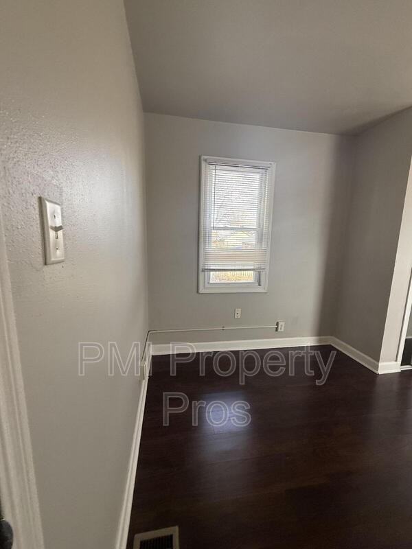 2406 N 41st St - Photo 7 of 16