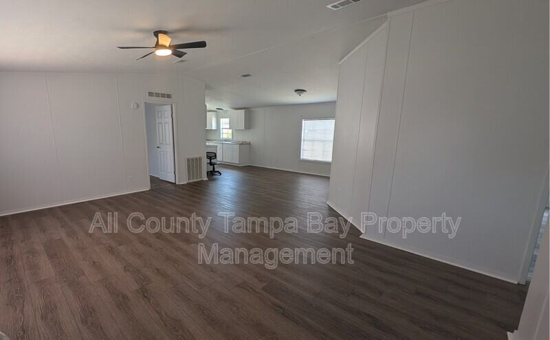 3753 Oakwood Dr - Photo 2 of 20