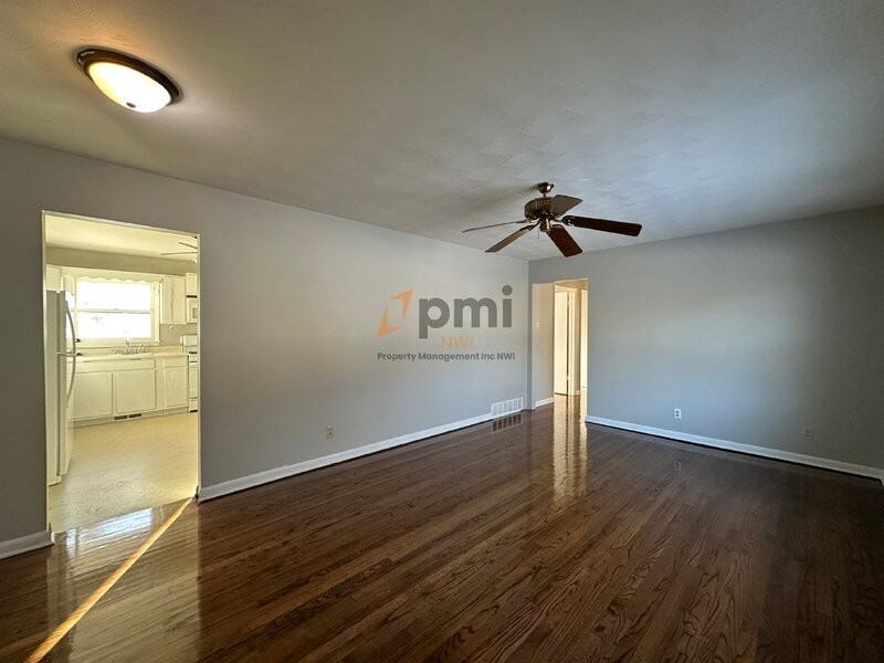 1075 Northeast - Photo 3 of 17