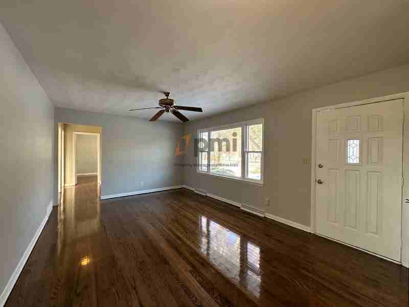 1075 Northeast - Photo 4 of 17