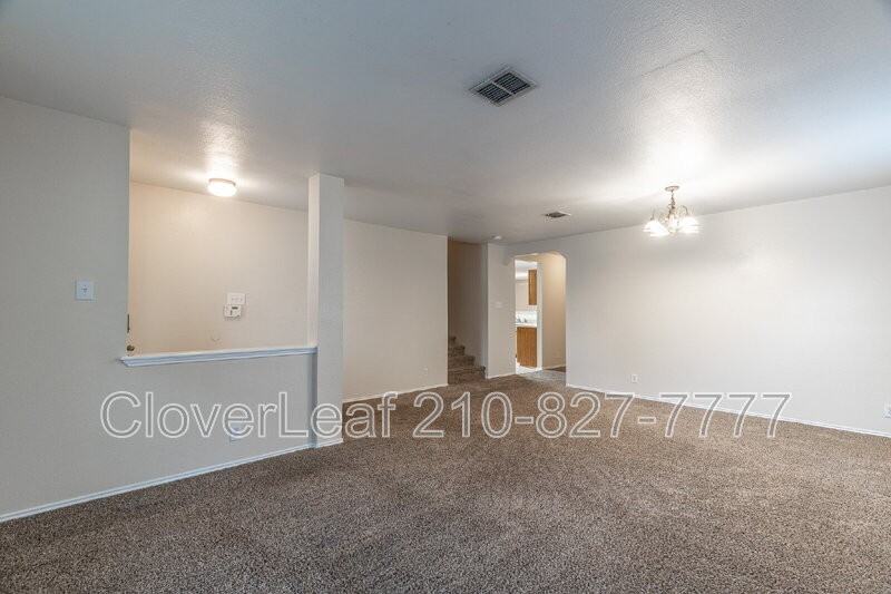 104 Bay Willow - Photo 7 of 35