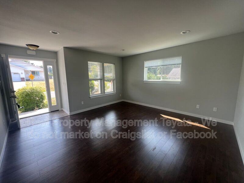 289 15th St #101 - Photo 3 of 23