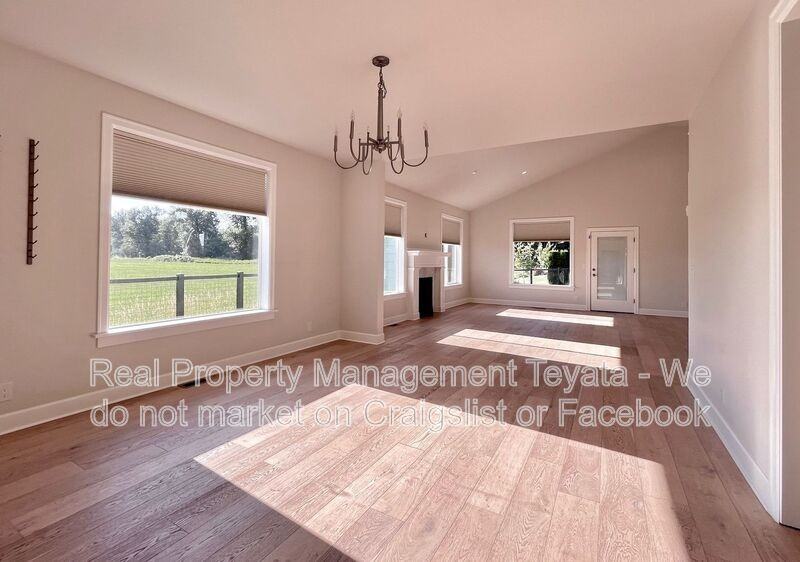 810 Sisters Ct - Photo 6 of 25