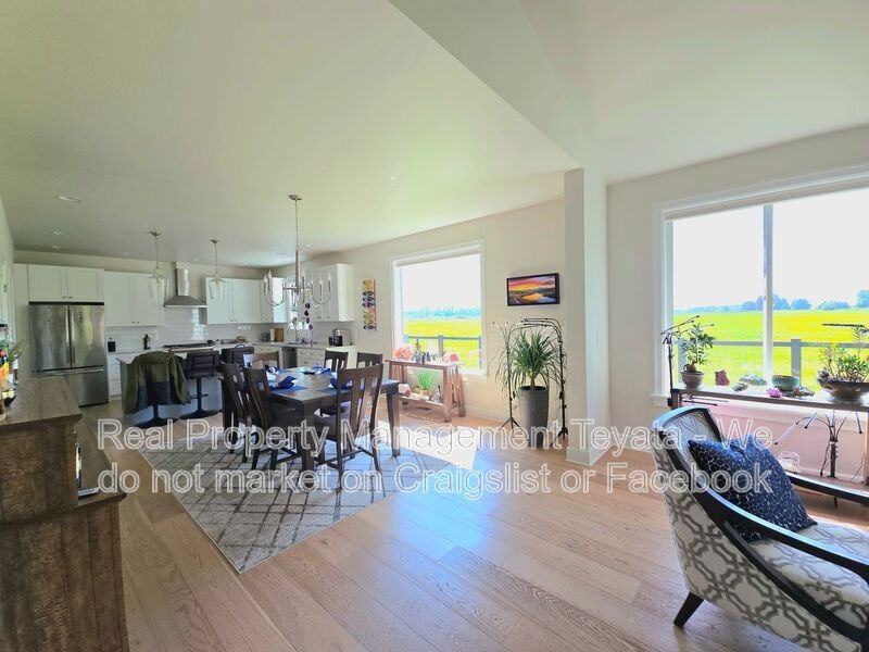 810 Sisters Ct - Photo 7 of 25