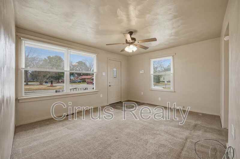 1 Shelby St - Photo 6 of 15