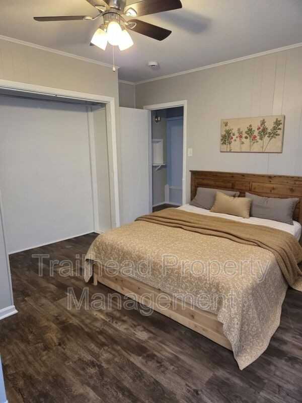 1502 S Pleasant St - Photo 3 of 20