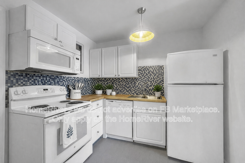 338 Crafton St #3 - Photo 4 of 22