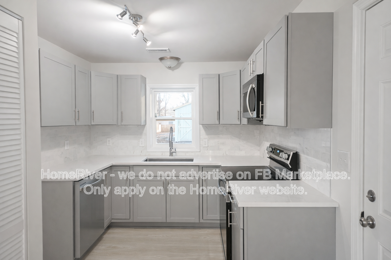 5033 Sunset Lake Rd - Photo 2 of 7