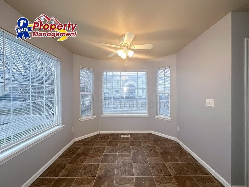 10042 W Garverdale Ln #101 - Photo 5 of 25