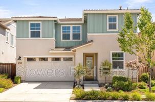 featured image of 2428 Periwinkle Pl