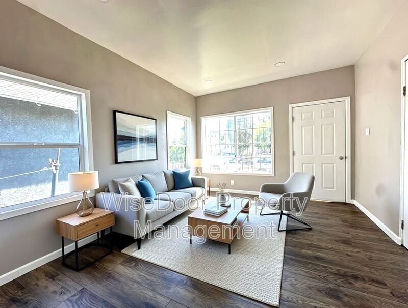 155 W 43rd St #155-43rd - Photo 2 of 18