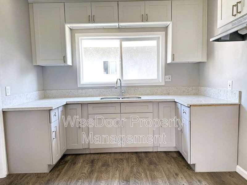 155 W 43rd St #155-43rd - Photo 7 of 18