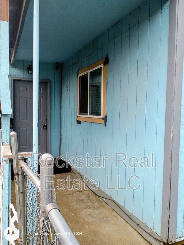 1003 E Illinois Ave - Photo 2 of 16