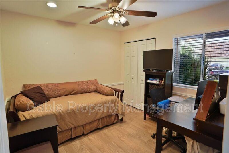 15845 Rosehaven Ln - Photo 6 of 23