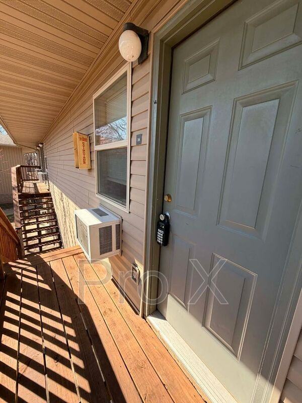 928 Goetz Blvd #14 - Photo 4 of 25