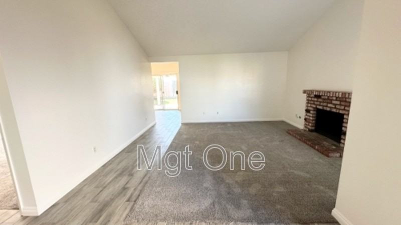 23097 Mansfield Ln - Photo 6 of 20