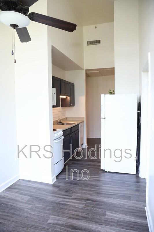 1411 Bainbridge St #200 - Photo 7 of 10