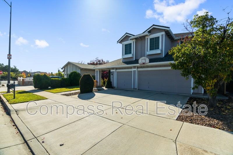3109 Heritage Valley Dr - Photo 2 of 25