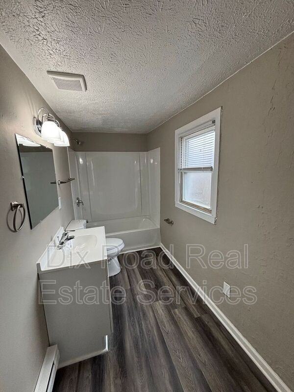 1933 Pater Ave - Photo 7 of 22