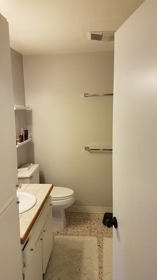 8057 N Burlington Ave #8059 - Photo 4 of 10