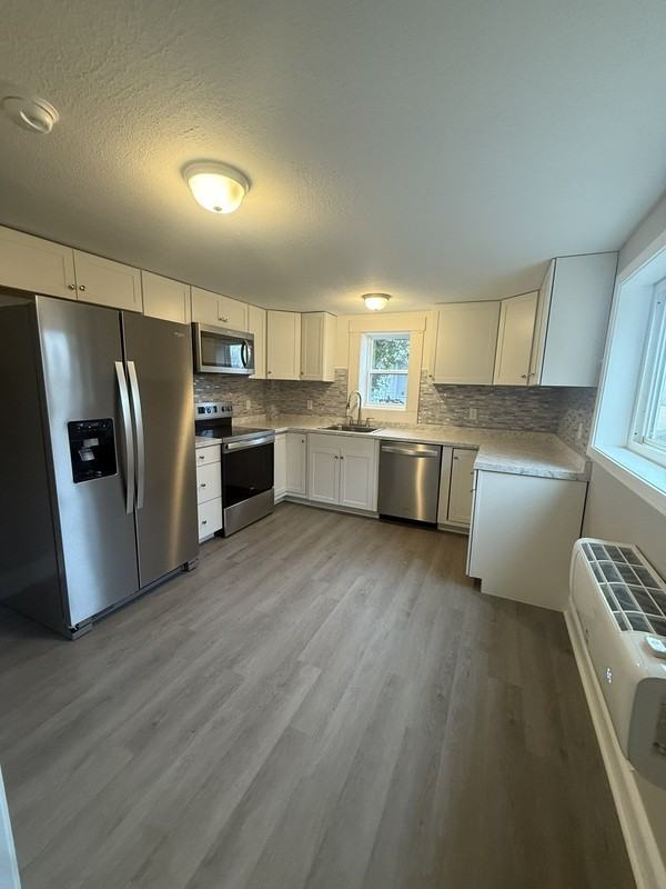 1300 Windsor Ave - Photo 4 of 10