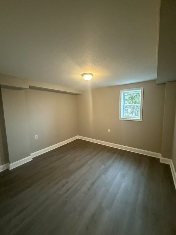 1300 Windsor Ave - Photo 6 of 10