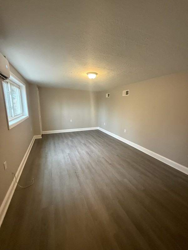 1300 Windsor Ave - Photo 7 of 10