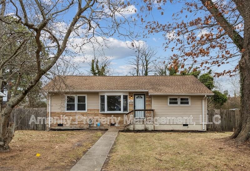 511 Henderson St - Photo 2 of 27