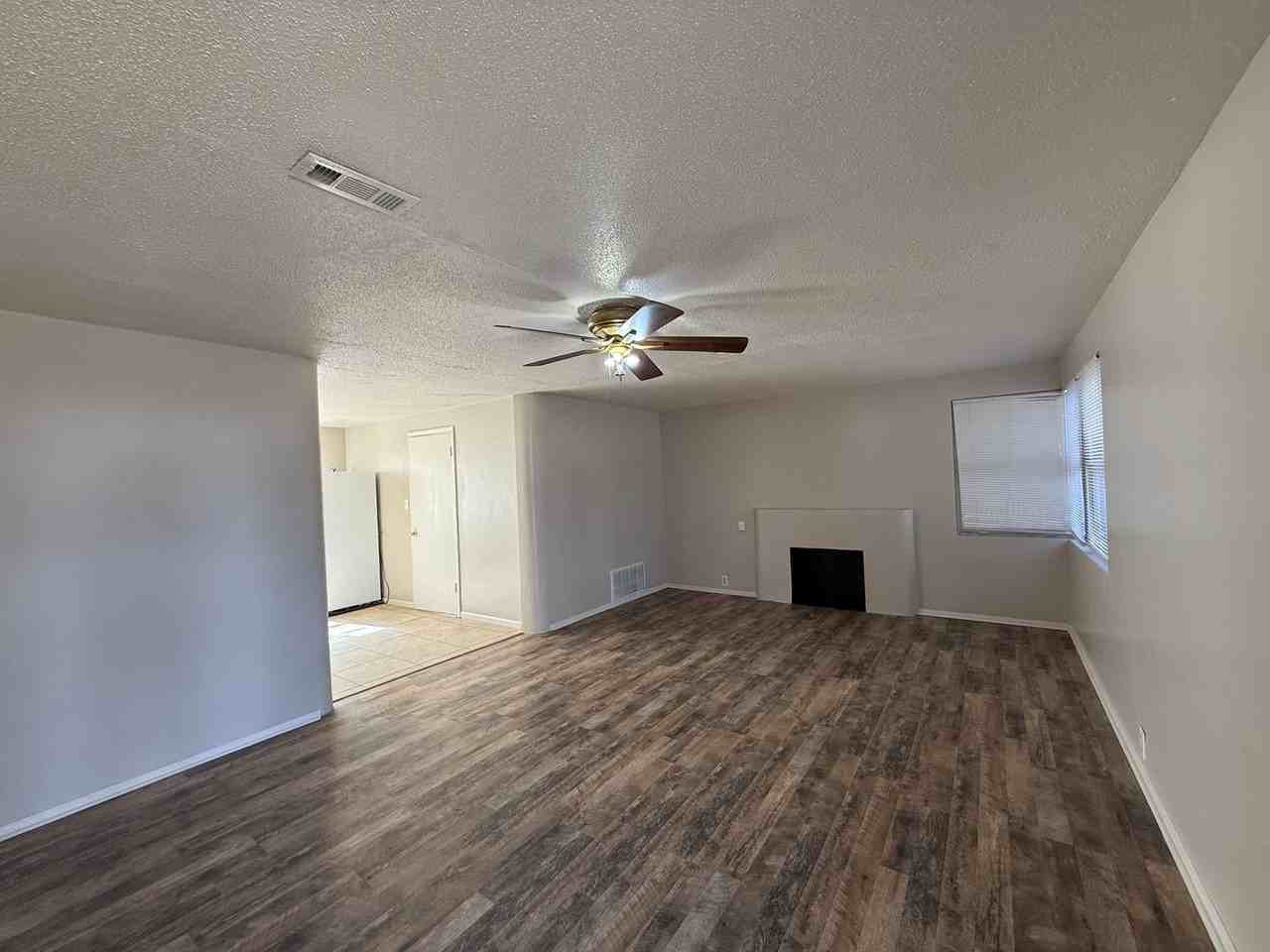 1809 E Bayley St - Photo 3 of 14