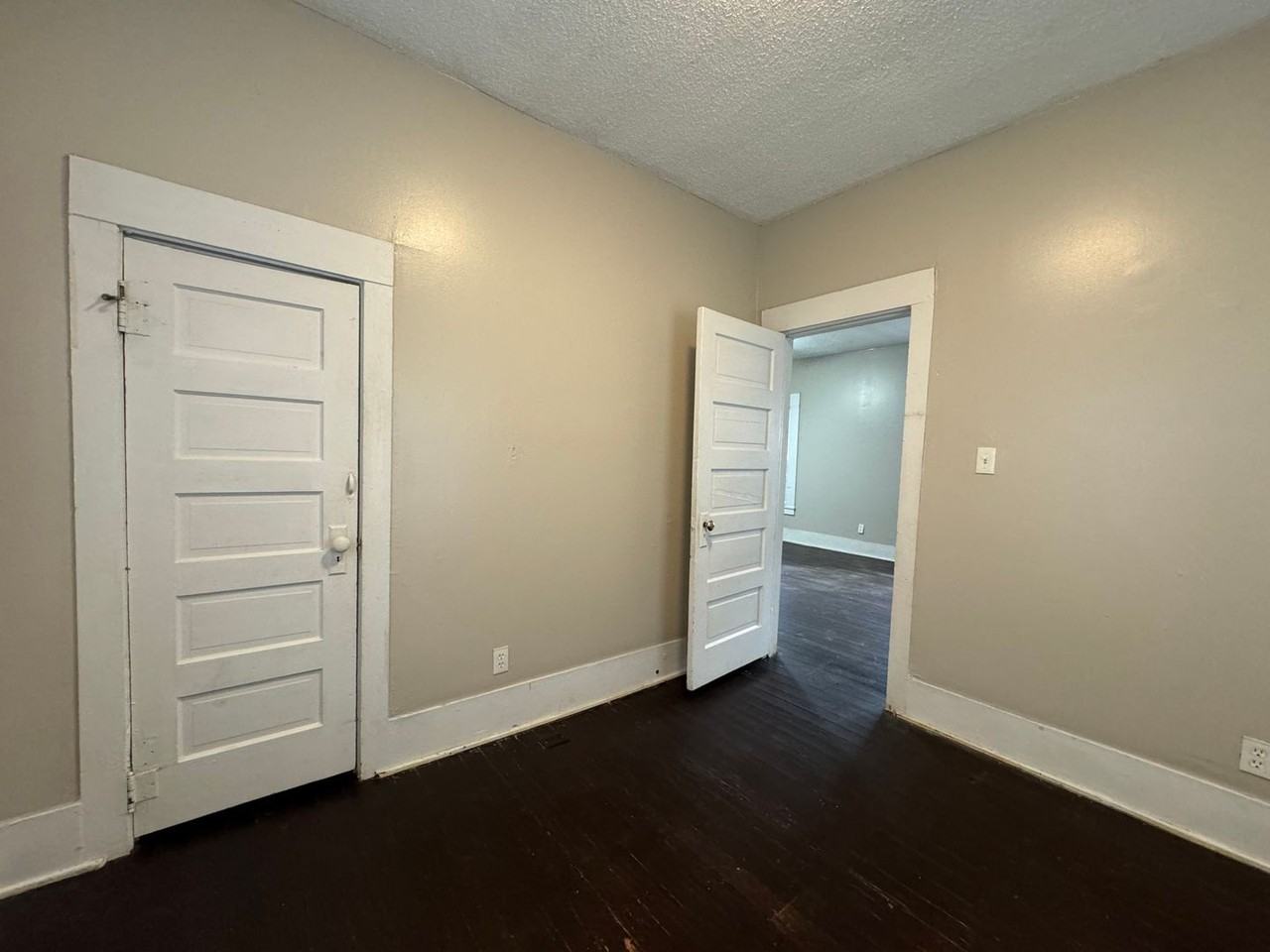 1511 S Hydraulic St - Photo 7 of 9