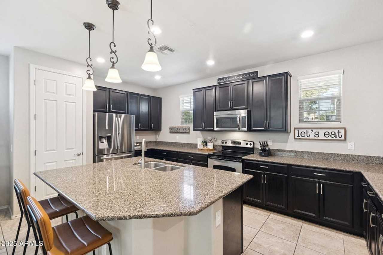 2900 S Washington St - Photo 2 of 22