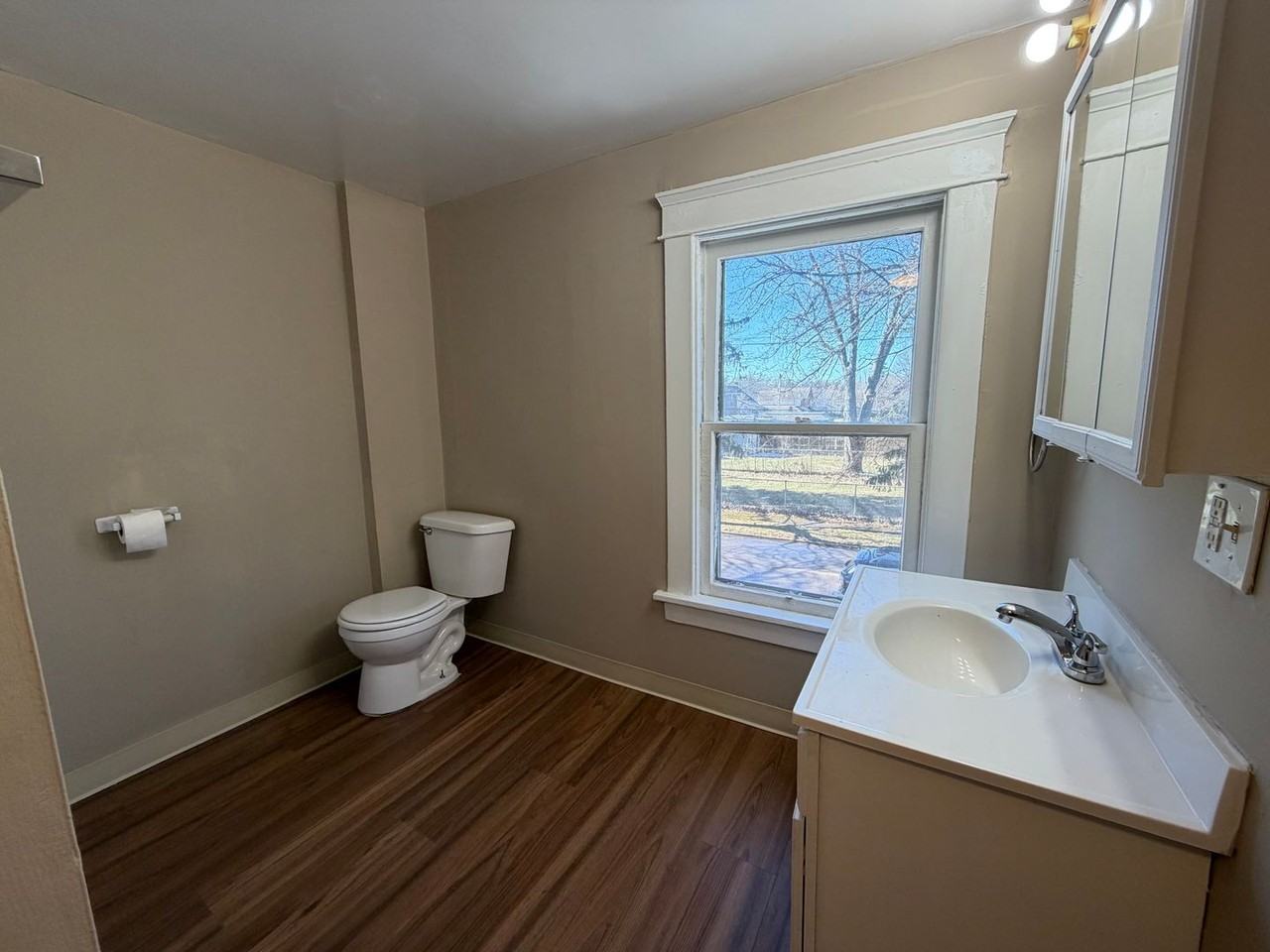 2239 23rd St Sw - Photo 7 of 17