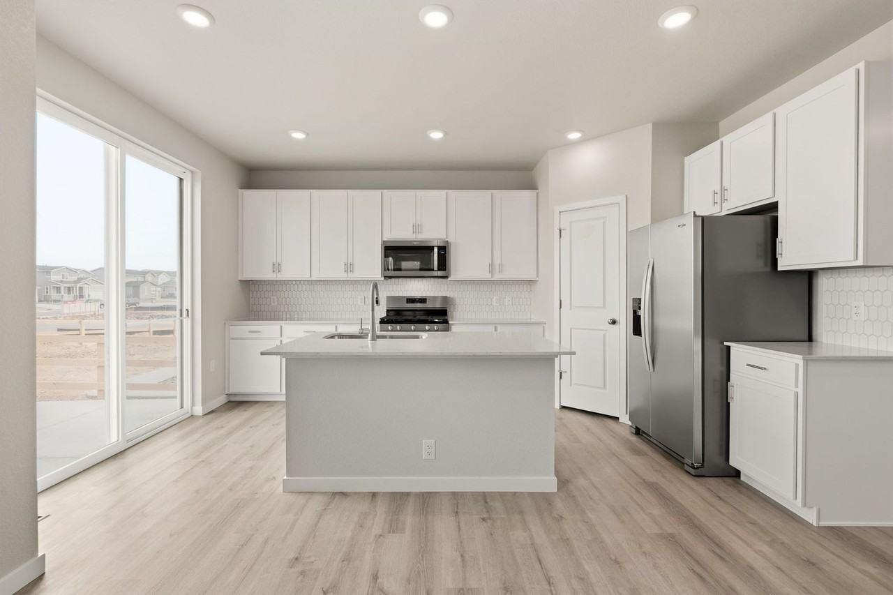 910 Hummocky Way - Photo 4 of 28