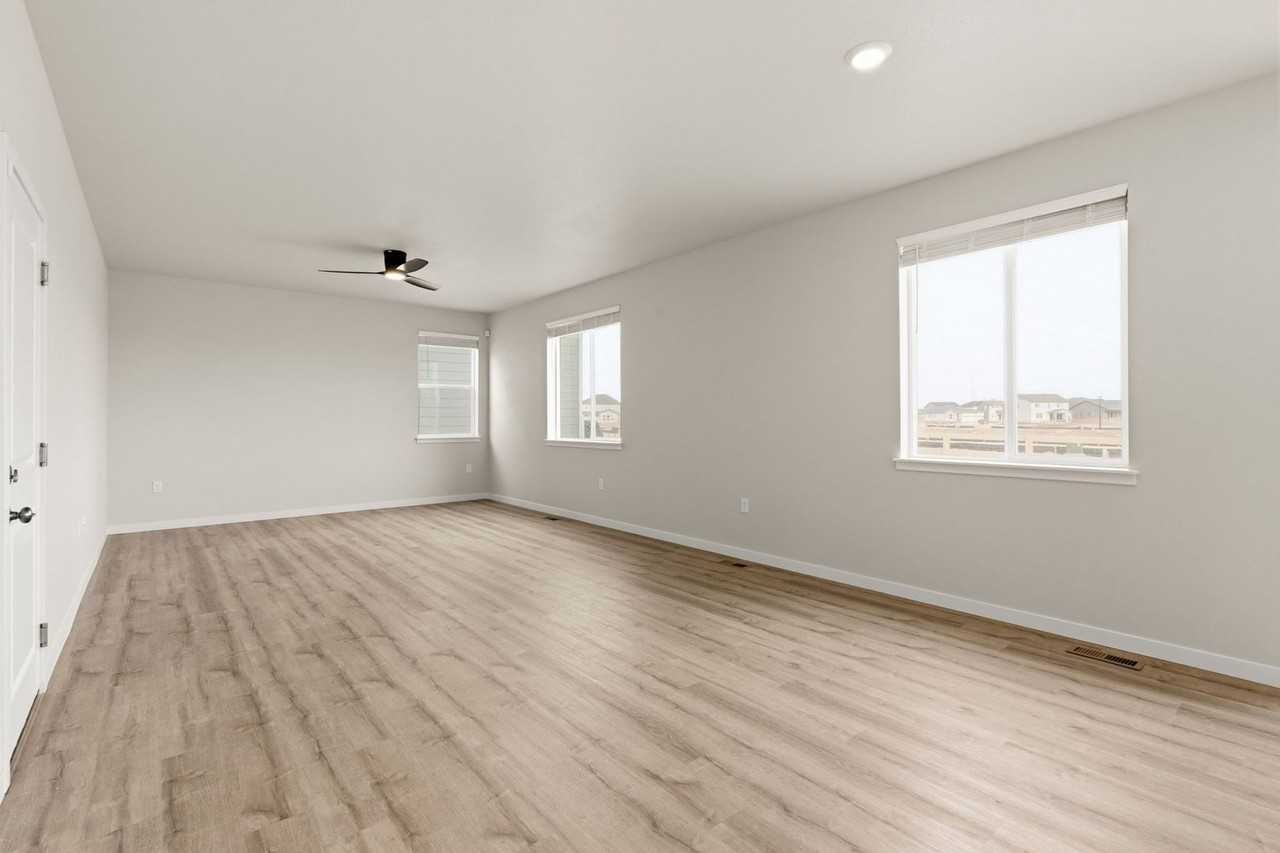 910 Hummocky Way - Photo 6 of 28