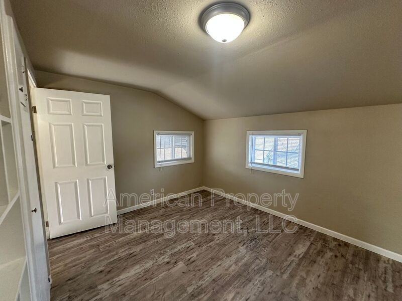 3605 1/2 E 16th St #B - Photo 6 of 19