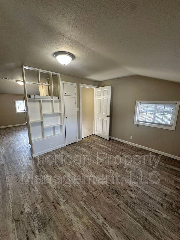 3605 1/2 E 16th St #B - Photo 7 of 19