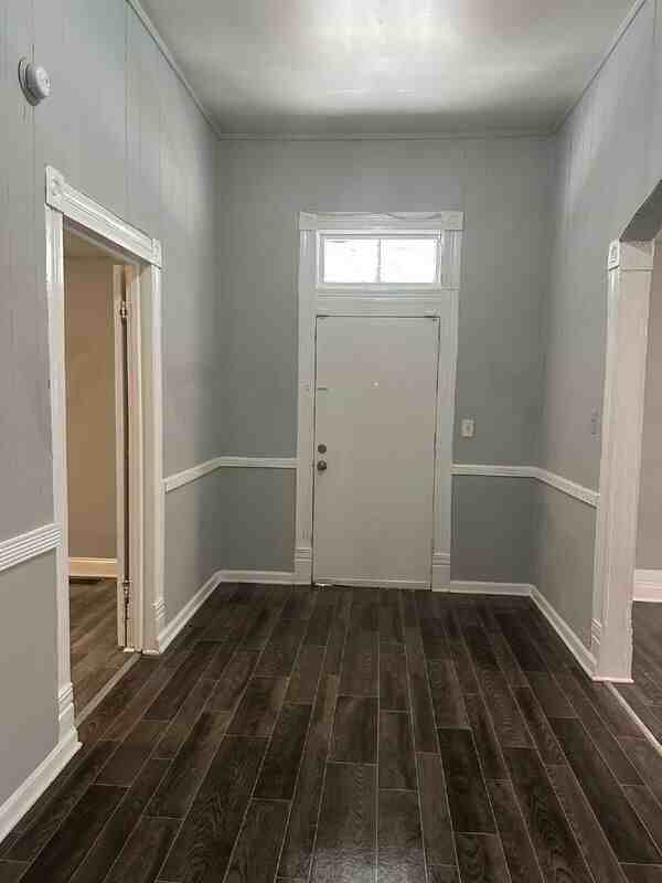 747 E Broadway St - Photo 5 of 29