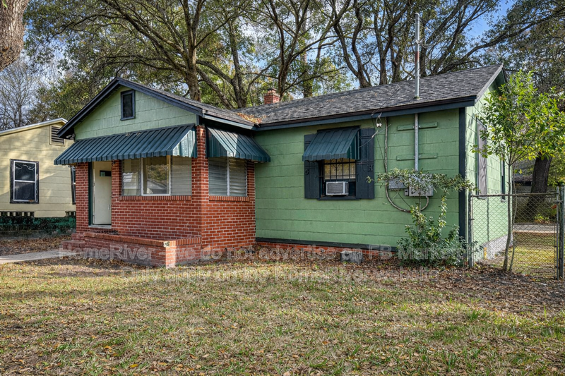 1550 W 11th St - Photo 3 of 21