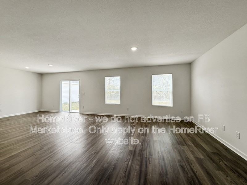 3539 Mildred Way - Photo 4 of 21