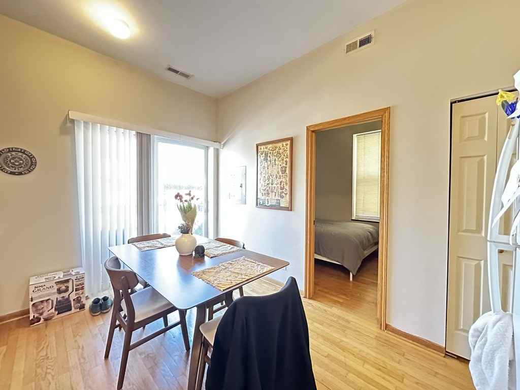 2138 W Chicago Ave #2R - Photo 7 of 21