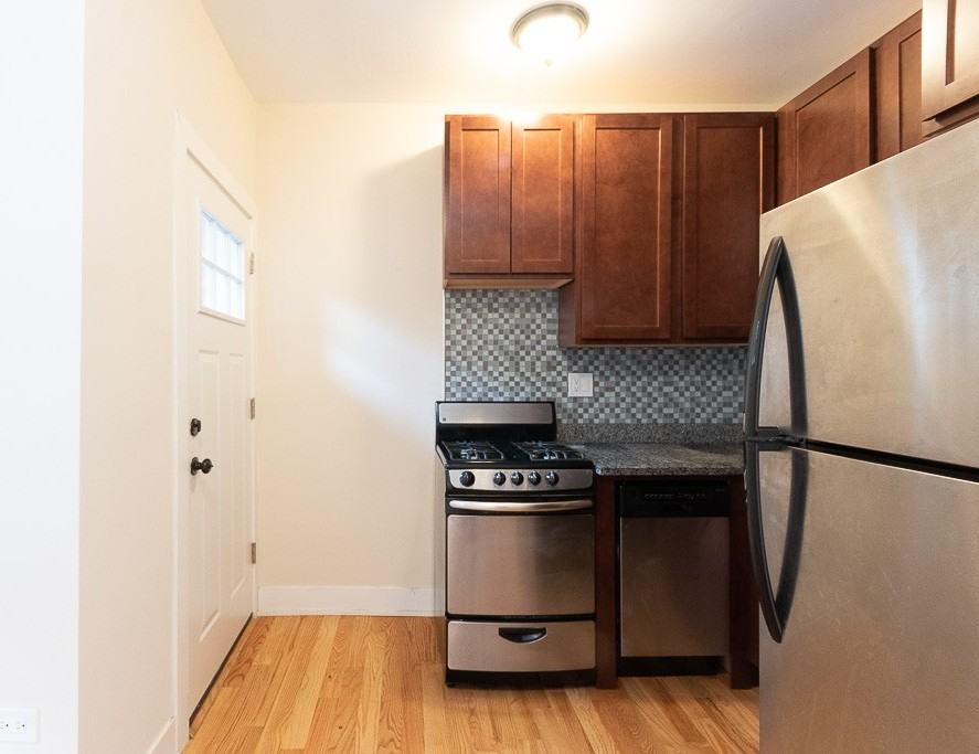 3726 N Pine Grove Ave #1W - Photo 2 of 20