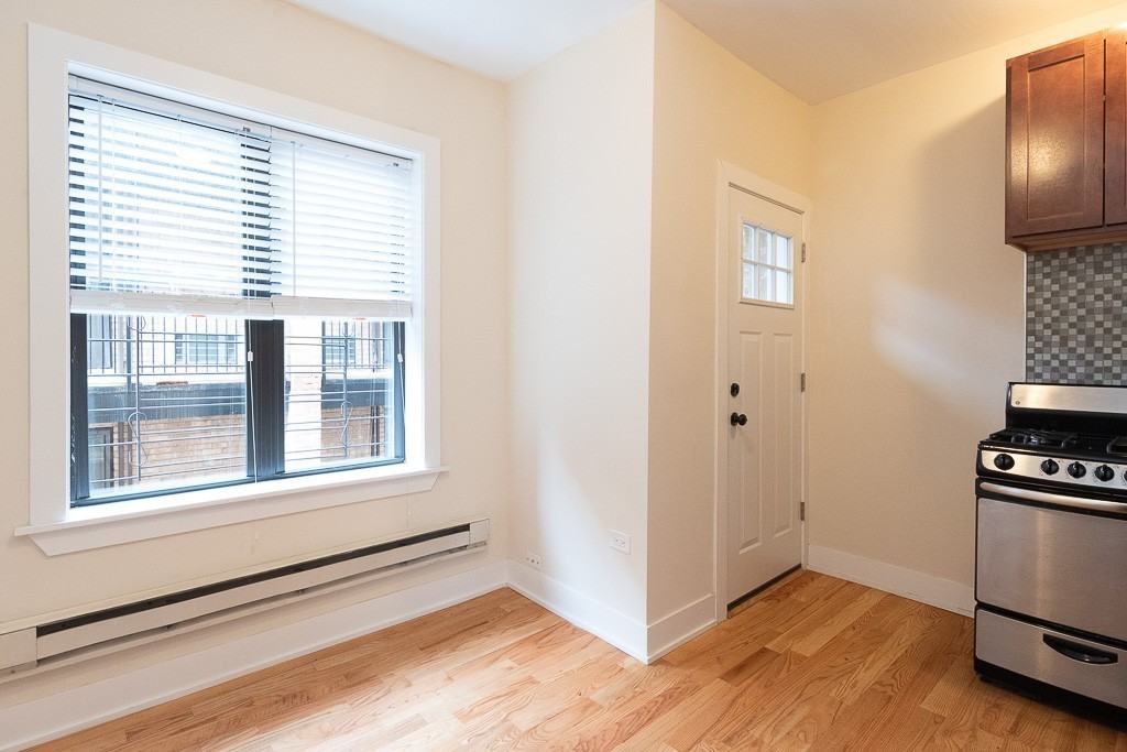 3726 N Pine Grove Ave #1W - Photo 6 of 20