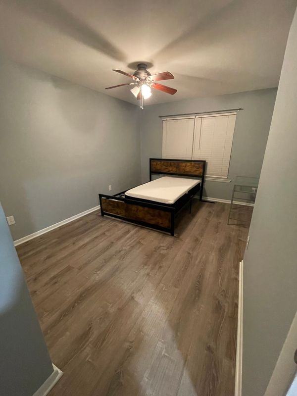 155 Redwood Dr - Photo 2 of 7