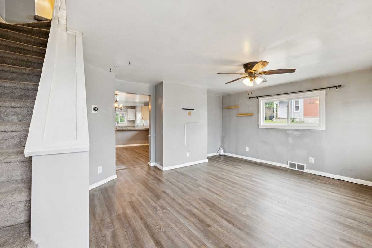 2318 Eccles St - Photo 2 of 20