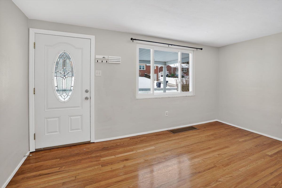 3341 Recker Dr - Photo 4 of 19