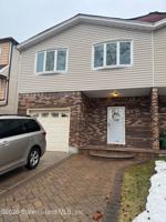 featured image of 106 Redwood Ave ##2