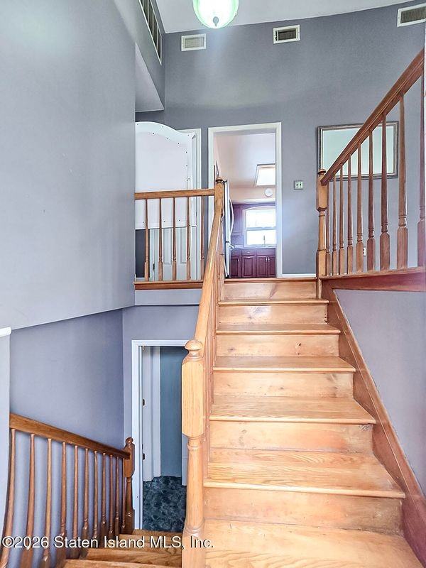 160 Lipsett Ave - Photo 3 of 20